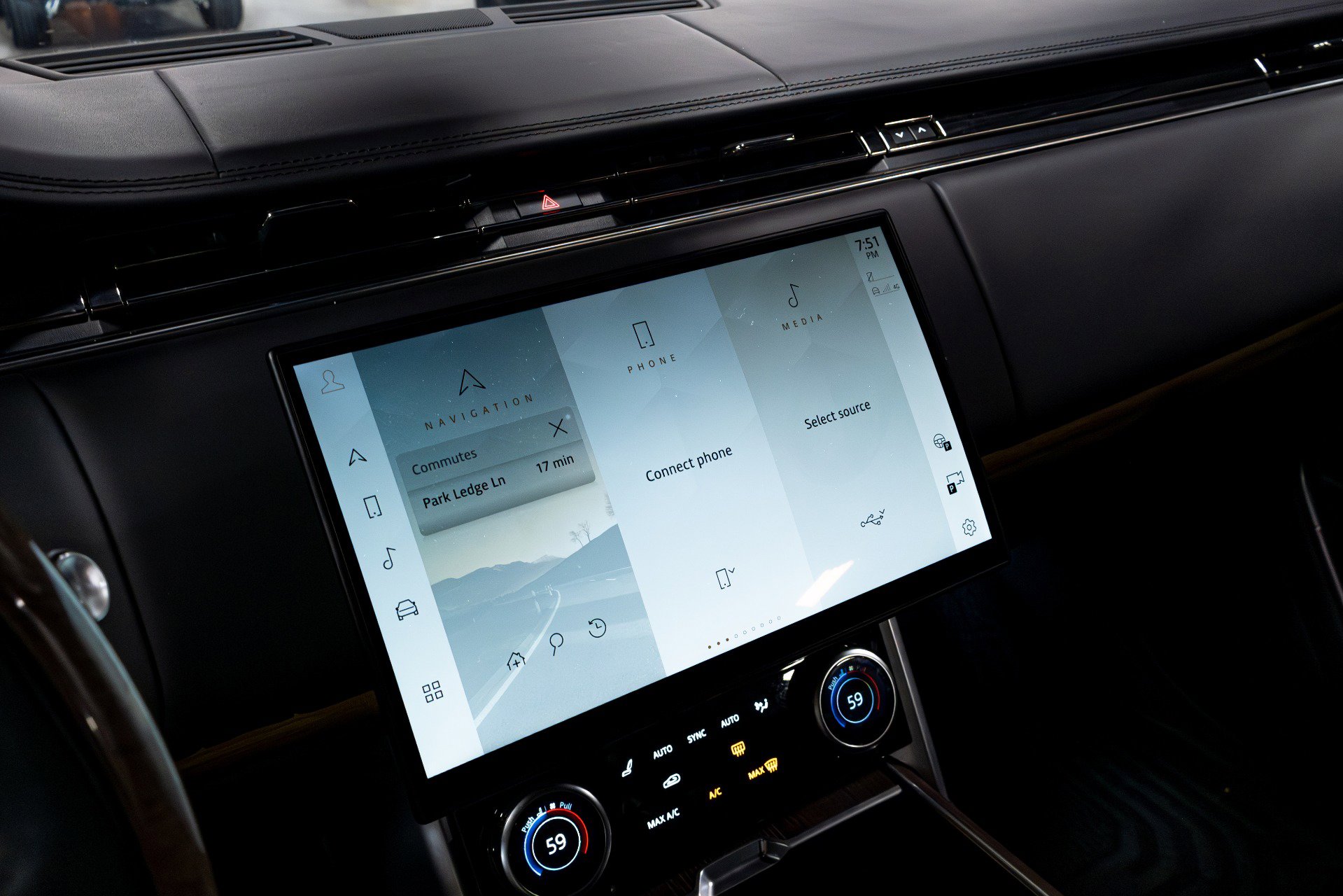 Used 2023 Land Rover Range Rover Long Wheelbase Autobiography image 10