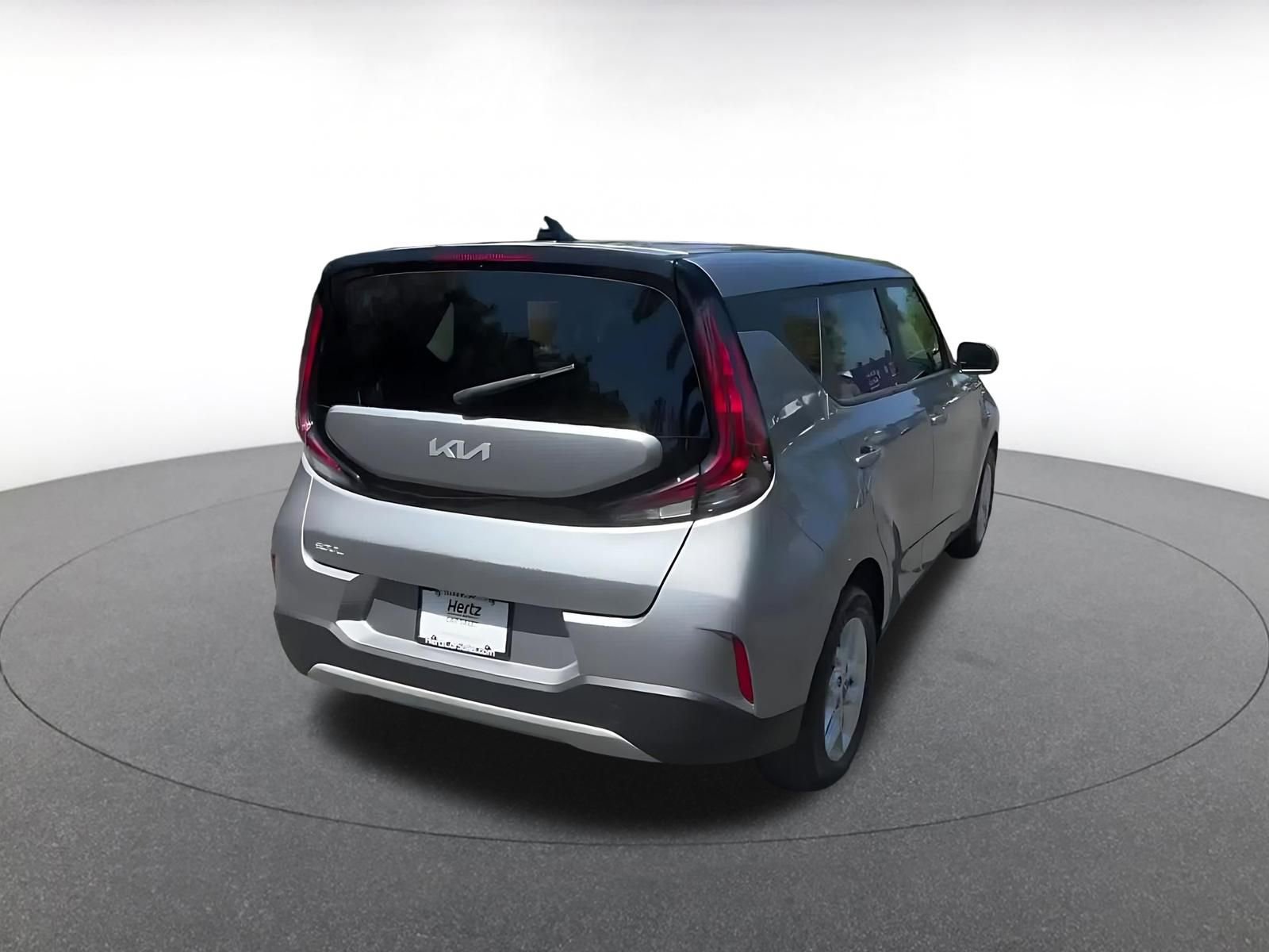 Used 2025 Kia Soul LX w/ LX Technology Package FWD image 14
