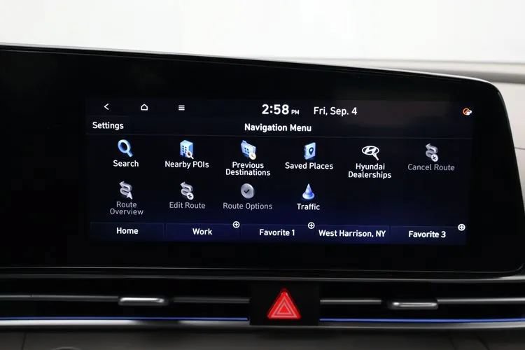 Used 2025 Hyundai Elantra SEL FWD image 32