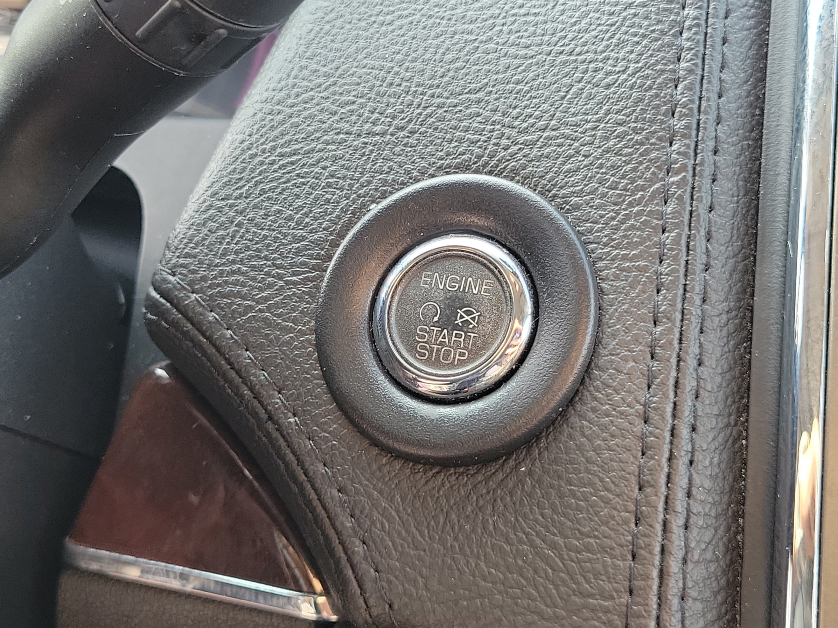 Used 2013 Lincoln MKX FWD image 16