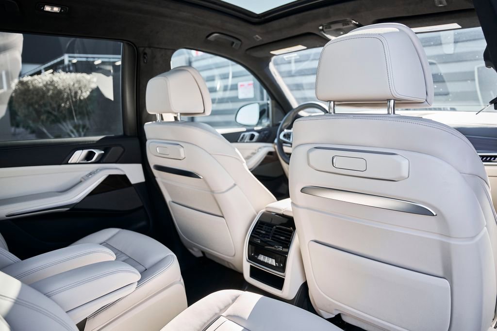 Used 2024 BMW X7 M60i w/ Executive Package AWD/4WD image 42