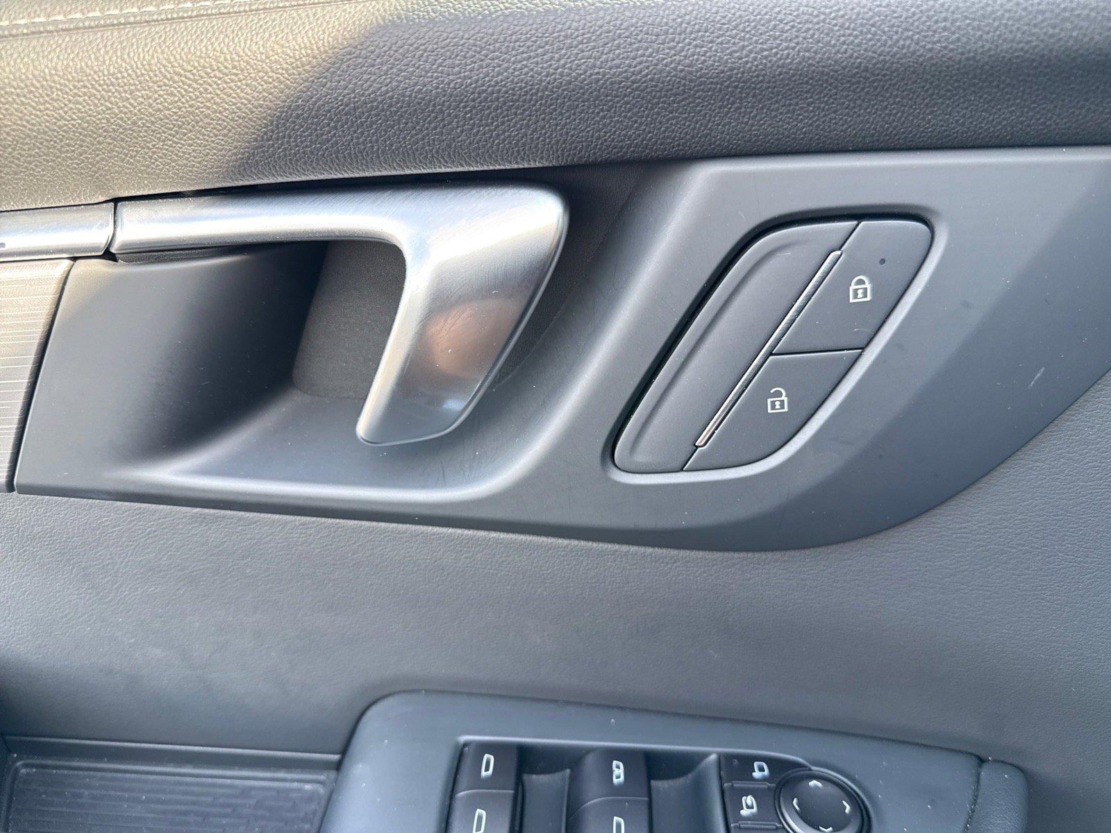 Used 2025 Buick Enclave Preferred image 26