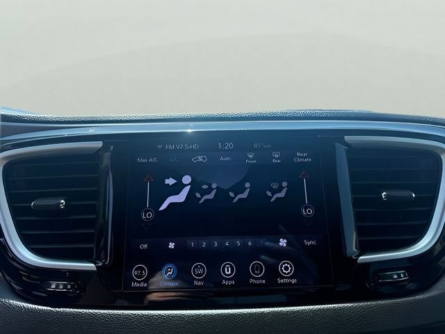 Used 2020 Chrysler Pacifica Touring w/ Advanced Safetytec Group FWD image 21