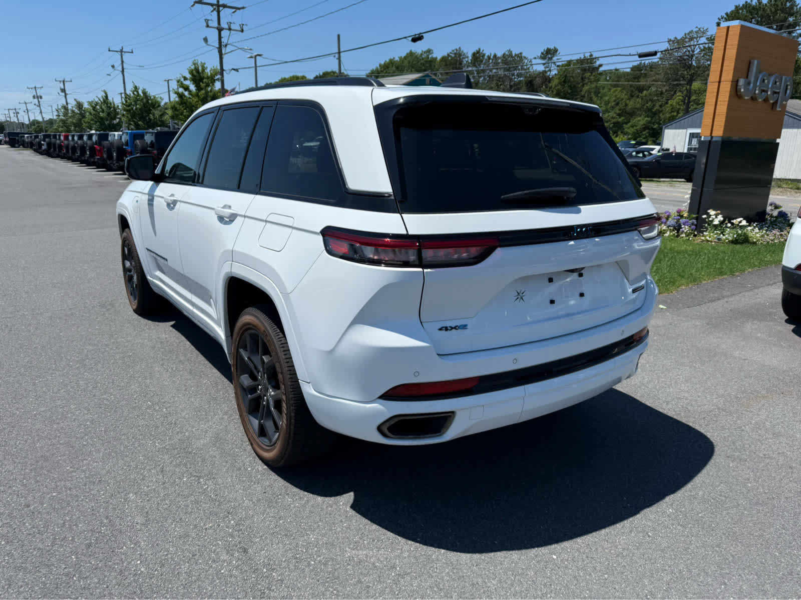 Used 2023 Jeep Grand Cherokee 30th Anniversary AWD/4WD image 6
