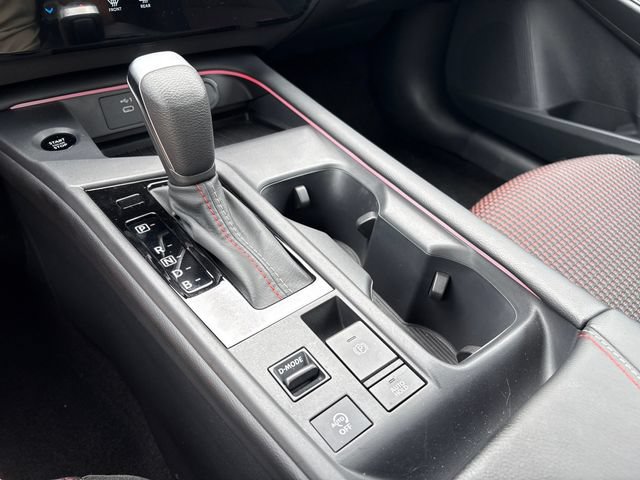 Used 2026 Nissan Sentra SR w/ Floor Mat Package FWD image 17