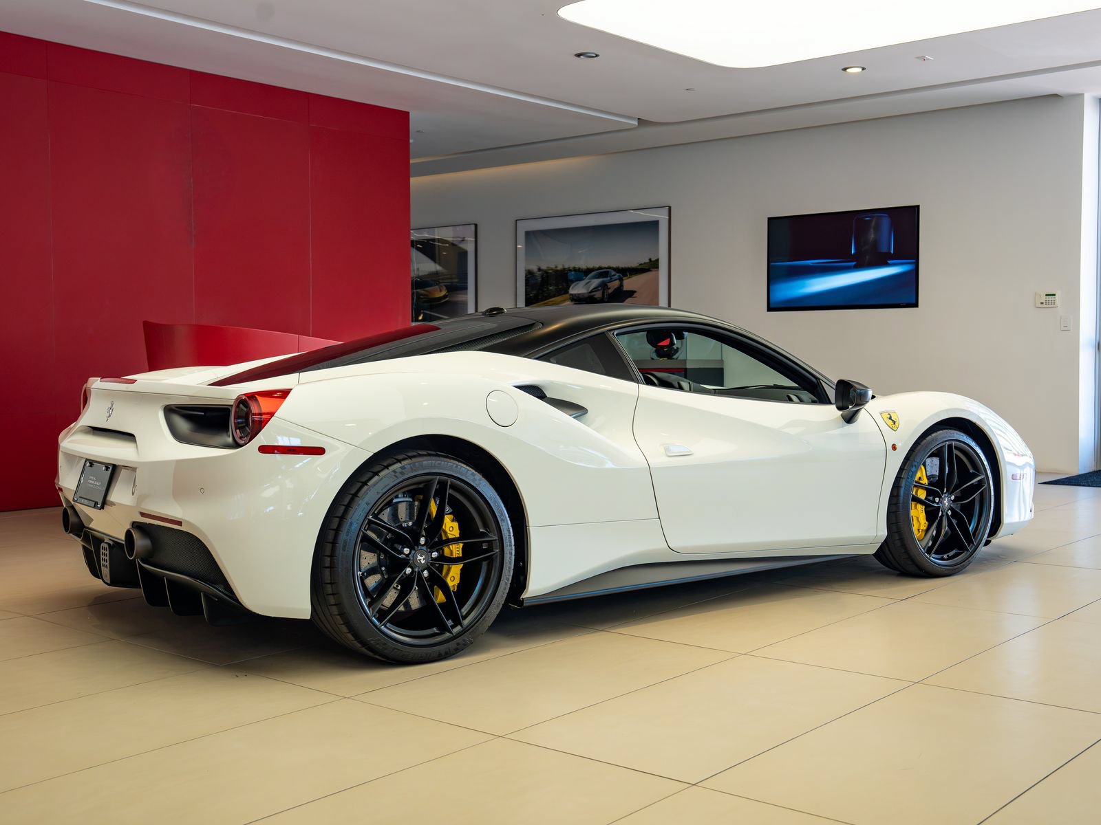 Certified 2016 Ferrari 488 GTB RWD image 6