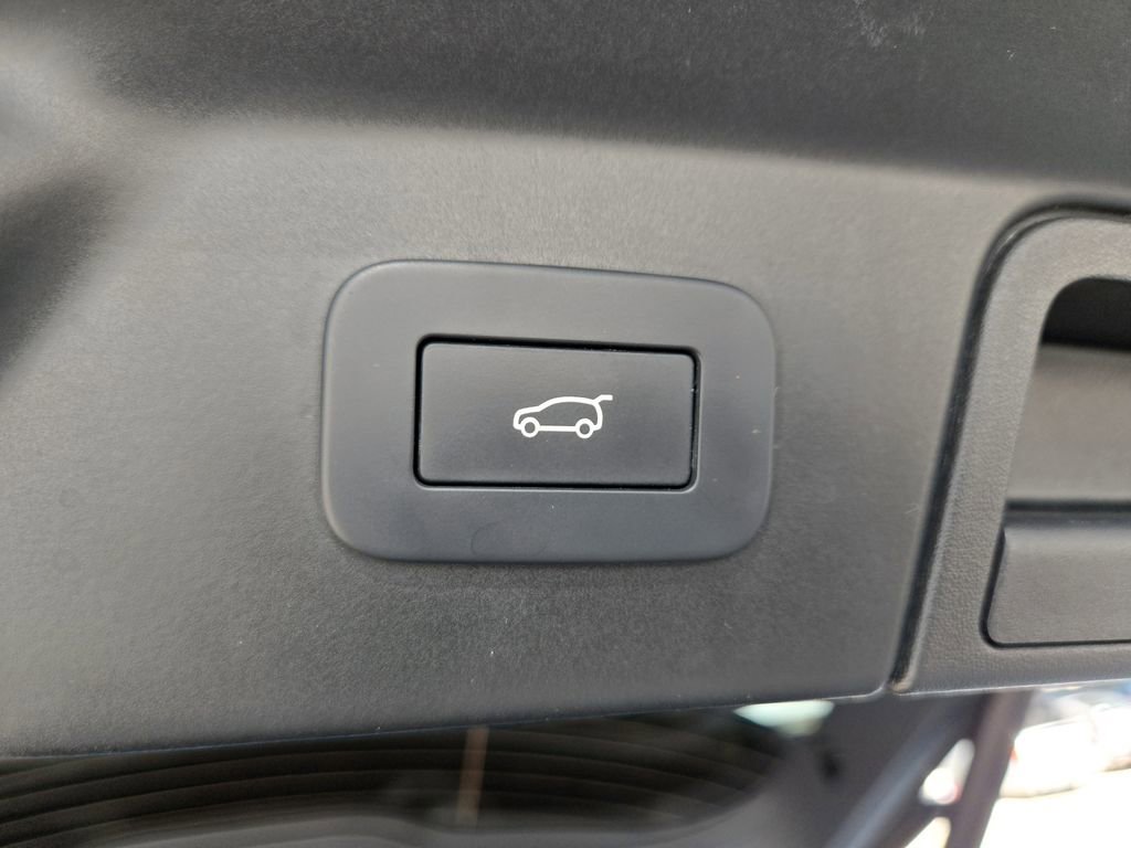 Used 2025 Land Rover Range Rover Velar Dynamic SE image 31