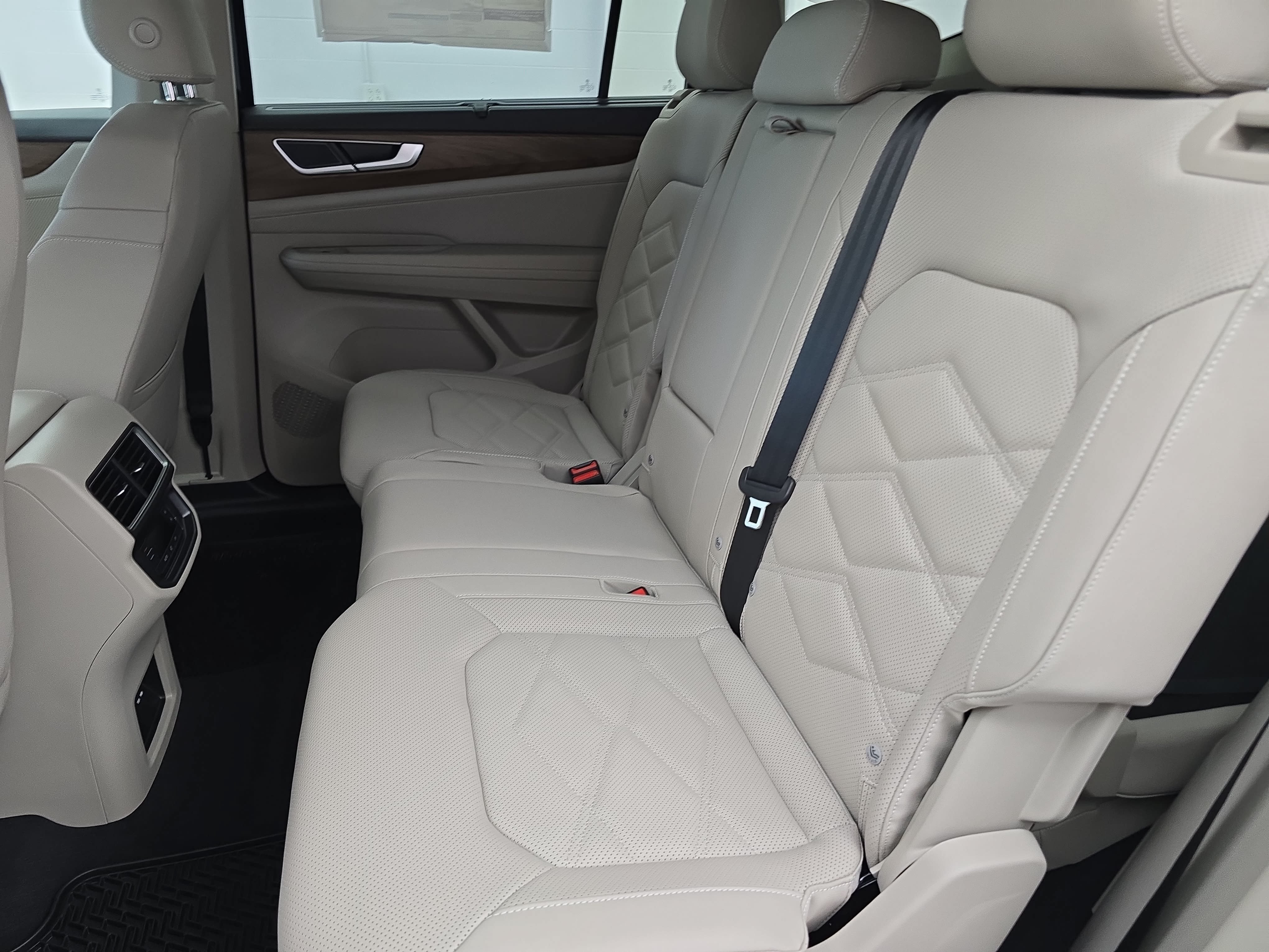New 2026 Volkswagen Atlas SE FWD image 15