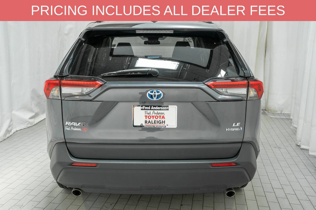 Used 2024 Toyota RAV4 LE AWD/4WD image 4