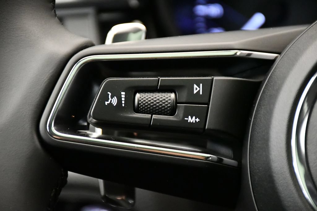 Certified 2026 Porsche Macan AWD/4WD image 29