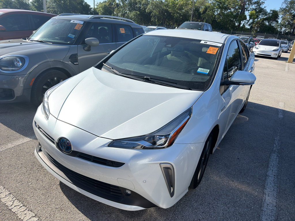 Used 2022 Toyota Prius XLE FWD image 2