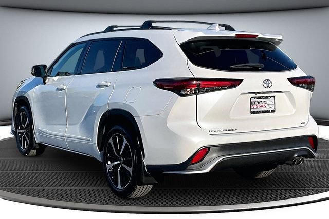 Used 2022 Toyota Highlander XSE image 4