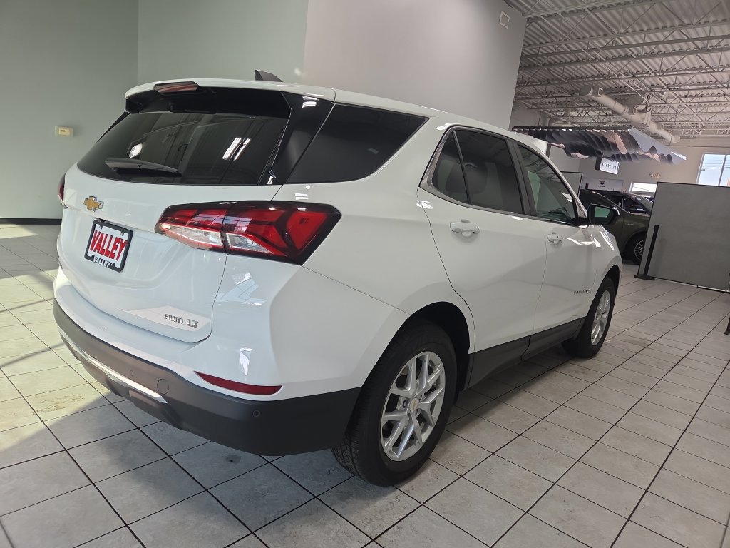 Used 2024 Chevrolet Equinox LT AWD/4WD image 12