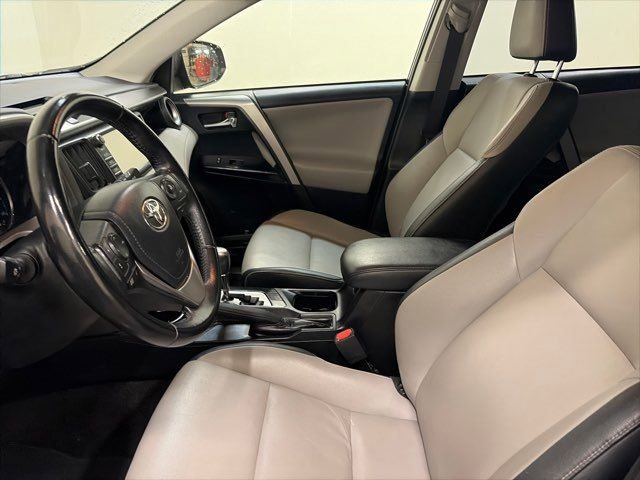 Used 2016 Toyota RAV4 Limited image 17