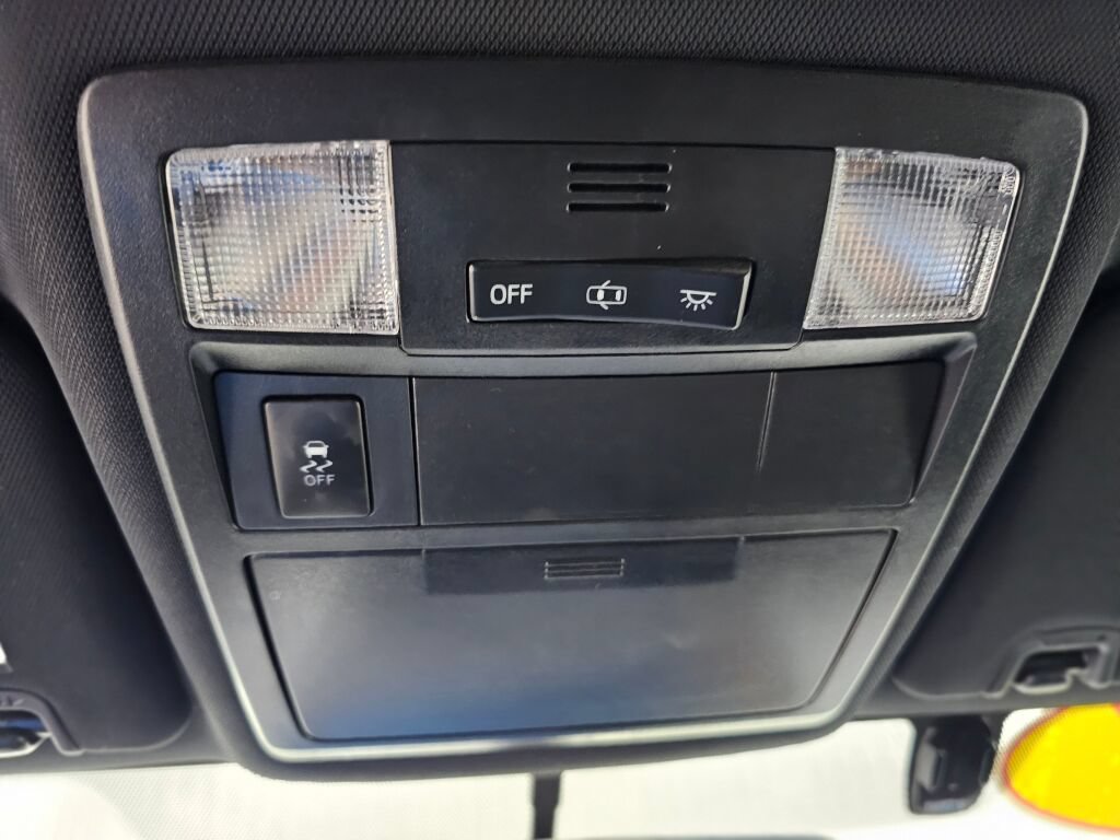 Used 2017 Toyota Tacoma TRD Sport w/ Tow Package (A/T) AWD/4WD image 18