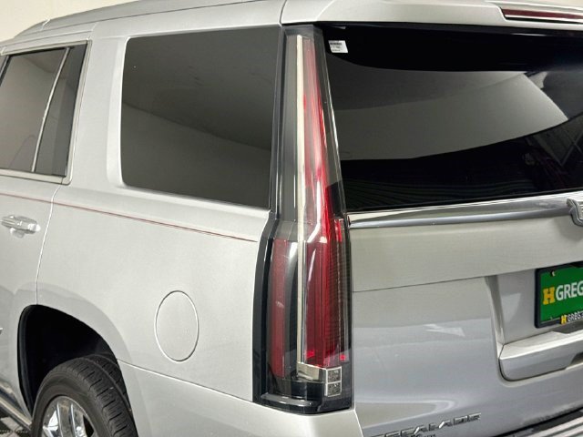 Used 2020 Cadillac Escalade Premium Luxury RWD image 35