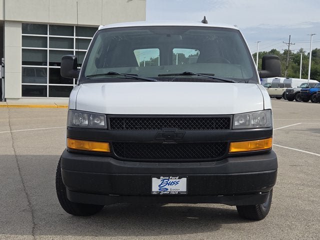 Used 2019 Chevrolet Express 2500 RWD image 2
