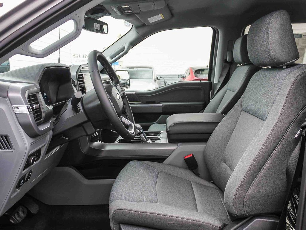 New 2025 Ford F150 Lightning XLT image 18