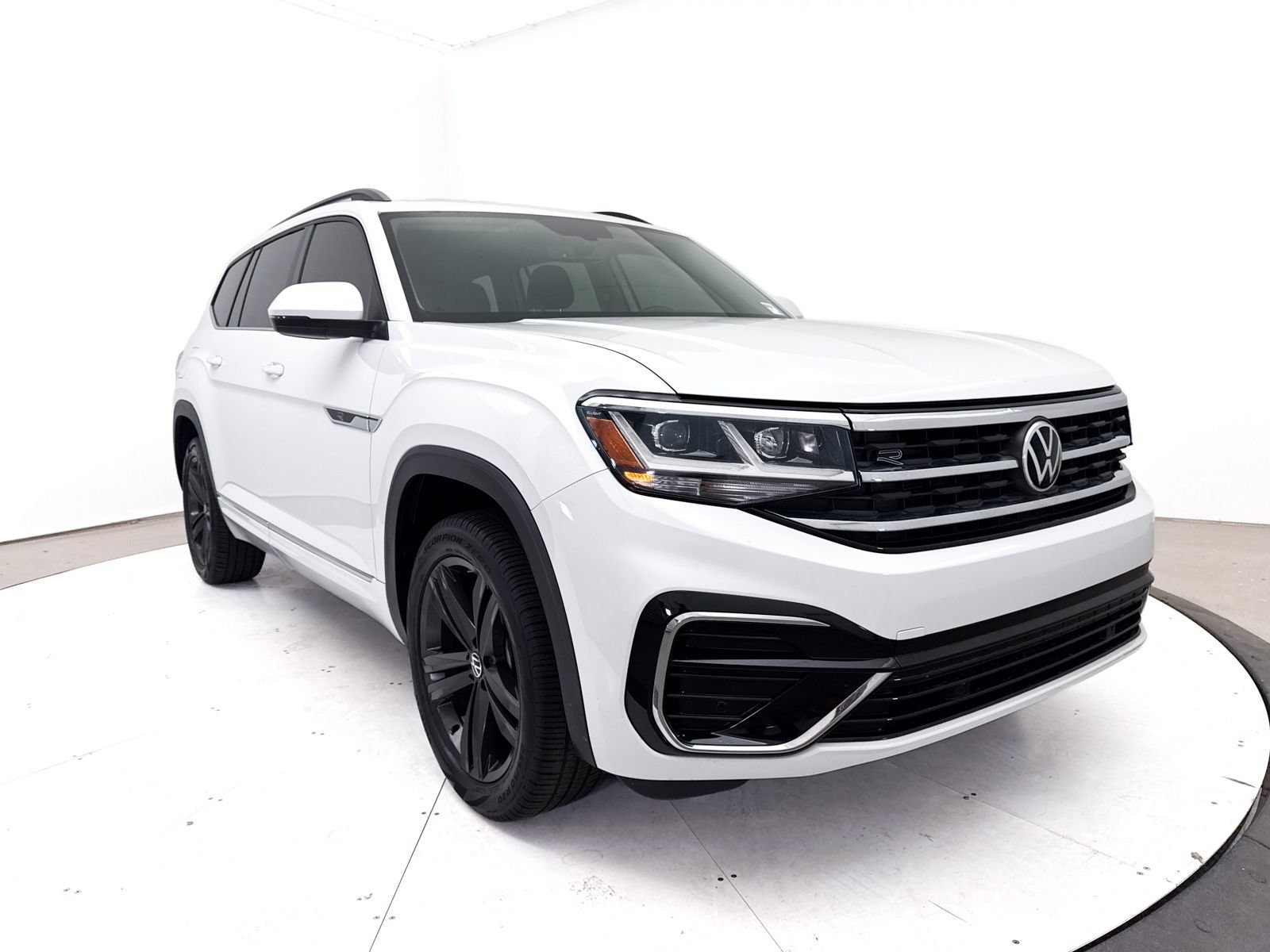 Used 2021 Volkswagen Atlas SE w/ Towing Package FWD image 10