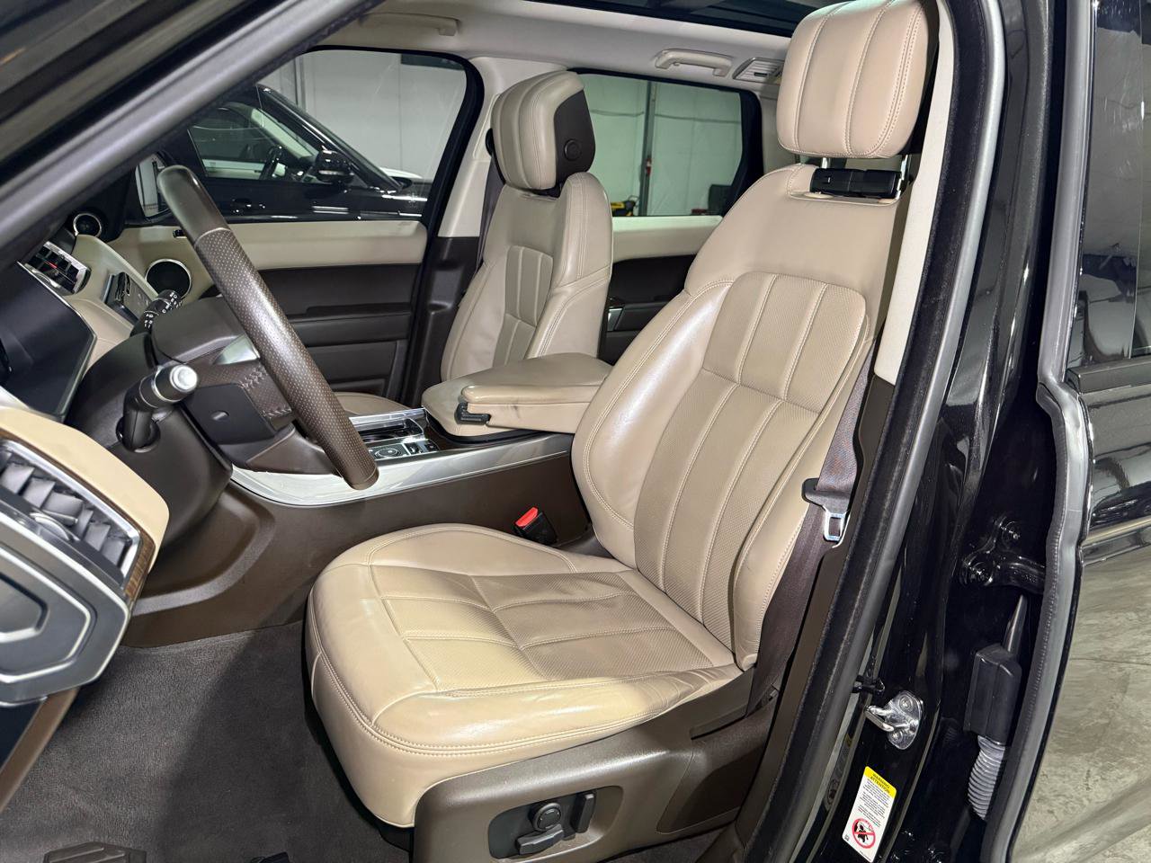 Used 2019 Land Rover Range Rover Sport HSE image 11