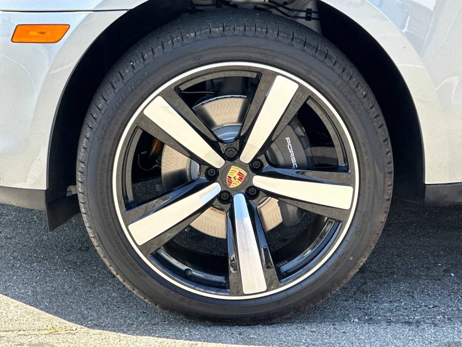 Certified 2024 Porsche Macan AWD/4WD image 24