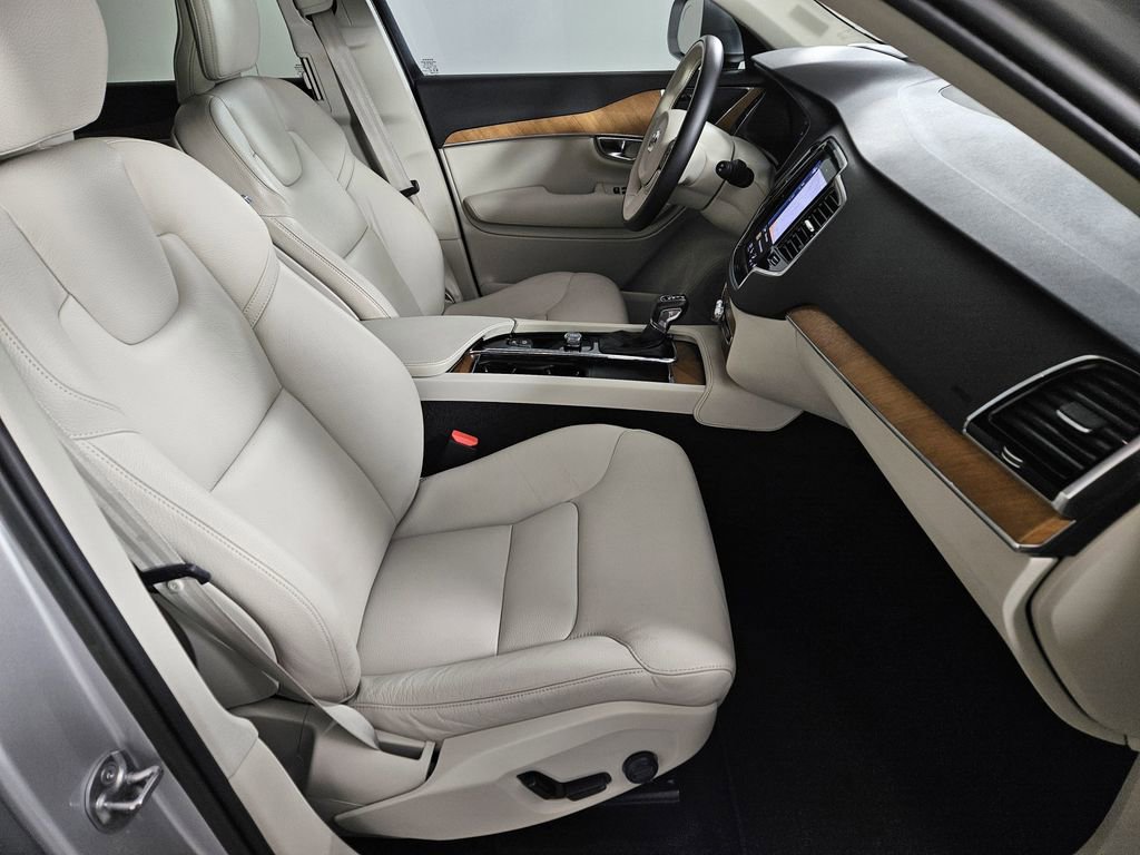 Used 2022 Volvo XC90 T6 Momentum w/ Advanced Package image 29