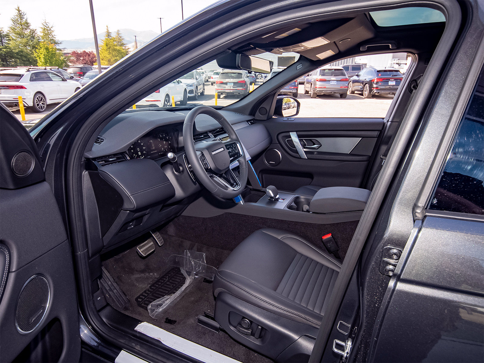 New 2026 Land Rover Discovery Sport Landmark AWD/4WD image 35