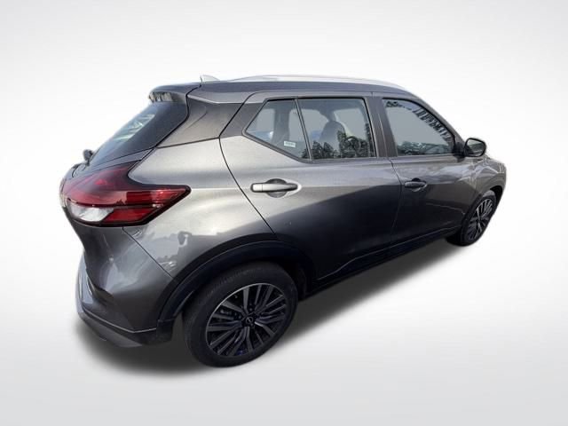 Used 2024 Nissan Kicks SV image 4