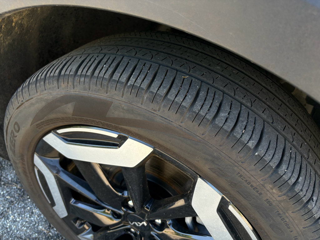 Used 2025 Kia Telluride S AWD/4WD image 11