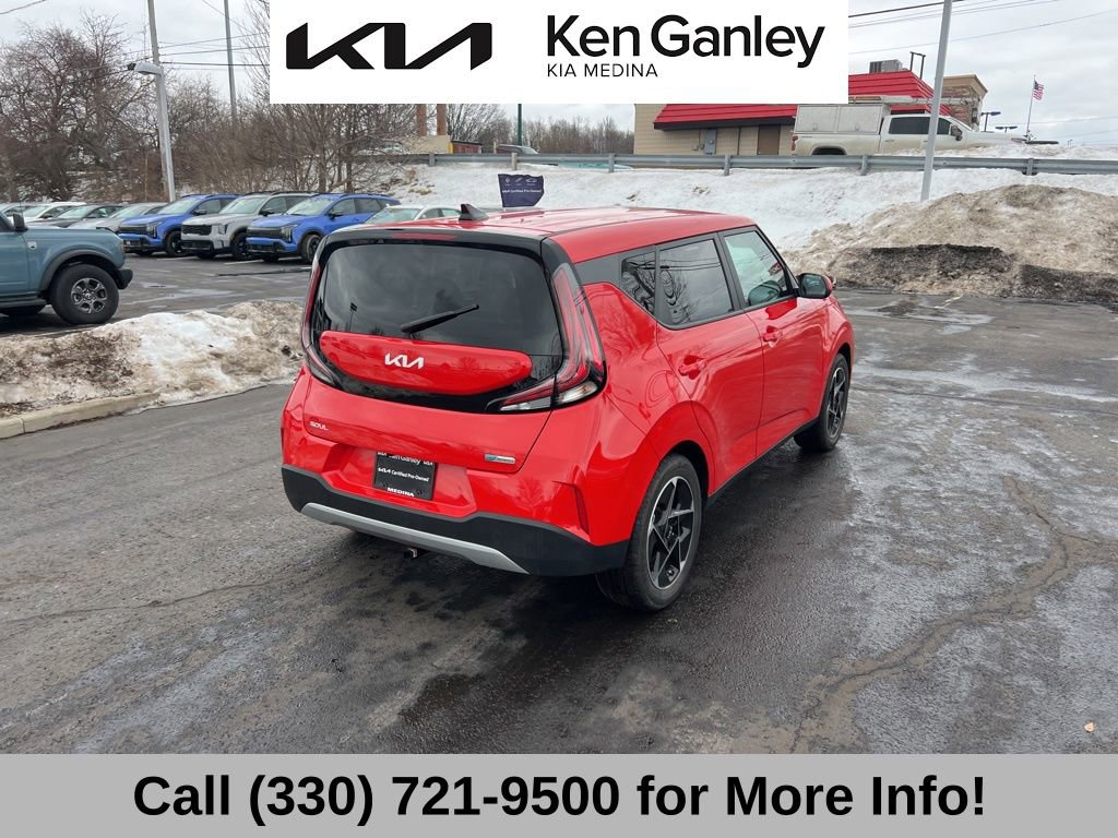 Certified 2025 Kia Soul EX image 11