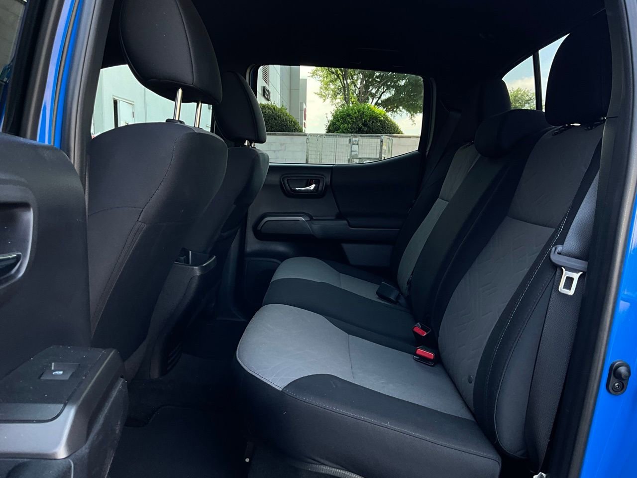 Used 2021 Toyota Tacoma TRD Sport w/ Technology Package image 12