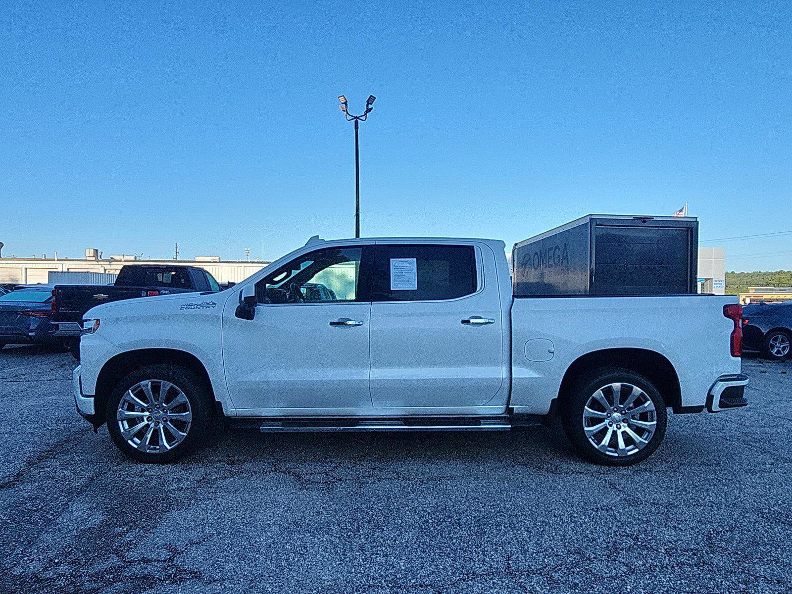 Used 2019 Chevrolet Silverado 1500 High Country AWD/4WD image 2