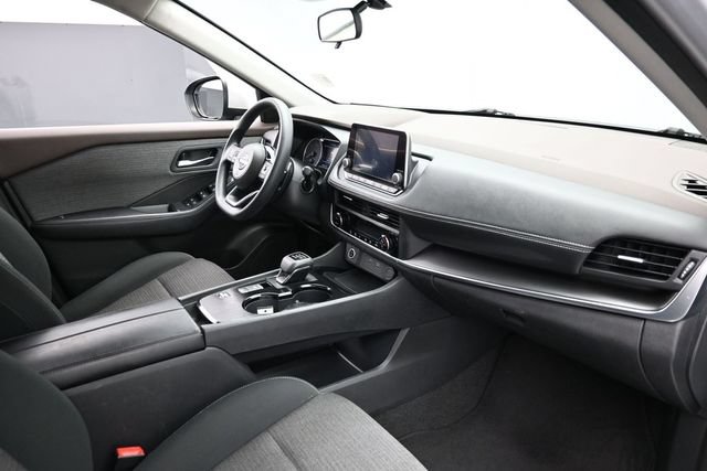 Used 2023 Nissan Rogue SV FWD image 30