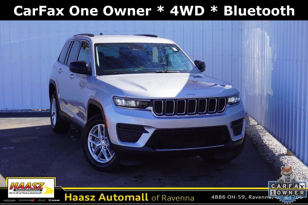 Used 2024 Jeep Grand Cherokee Laredo image 1
