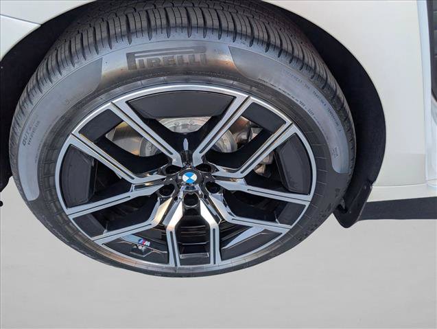 Used 2025 BMW i7 xDrive60 AWD/4WD image 28
