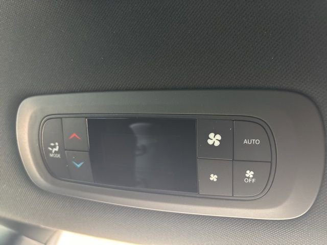 New 2026 Chrysler Pacifica Select image 25