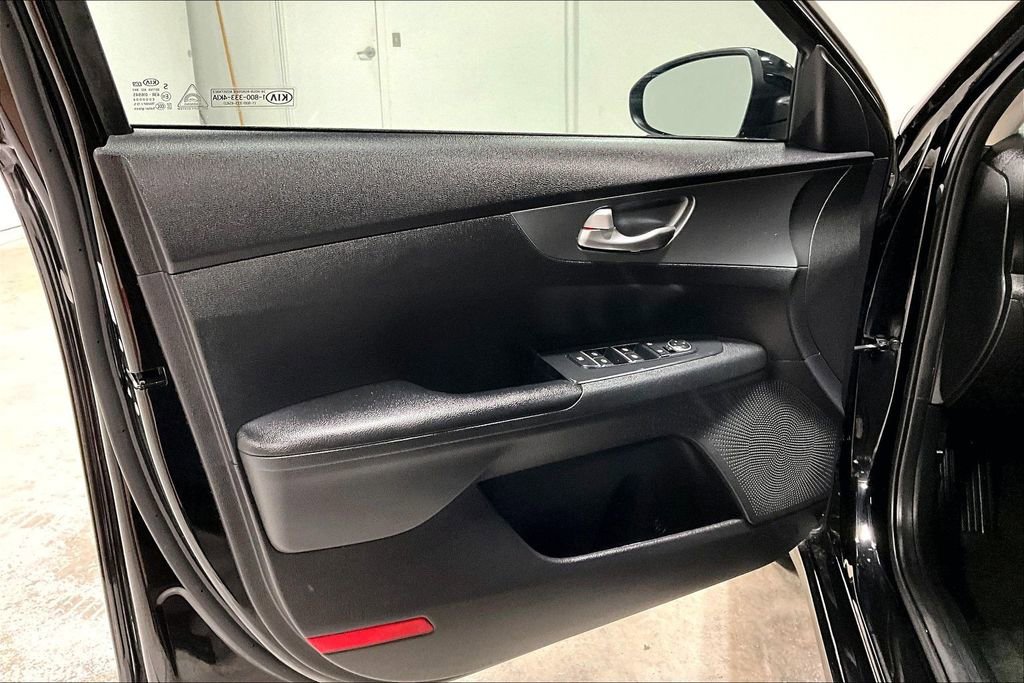 Used 2021 Kia Forte LXS FWD image 20