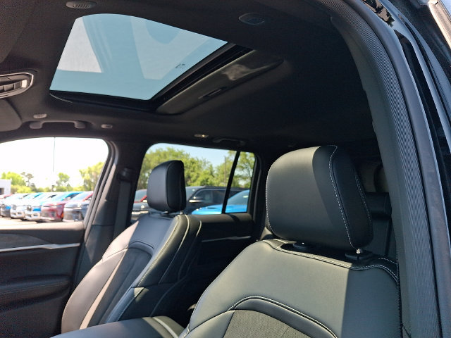 New 2026 Jeep Grand Cherokee Altitude AWD/4WD image 13
