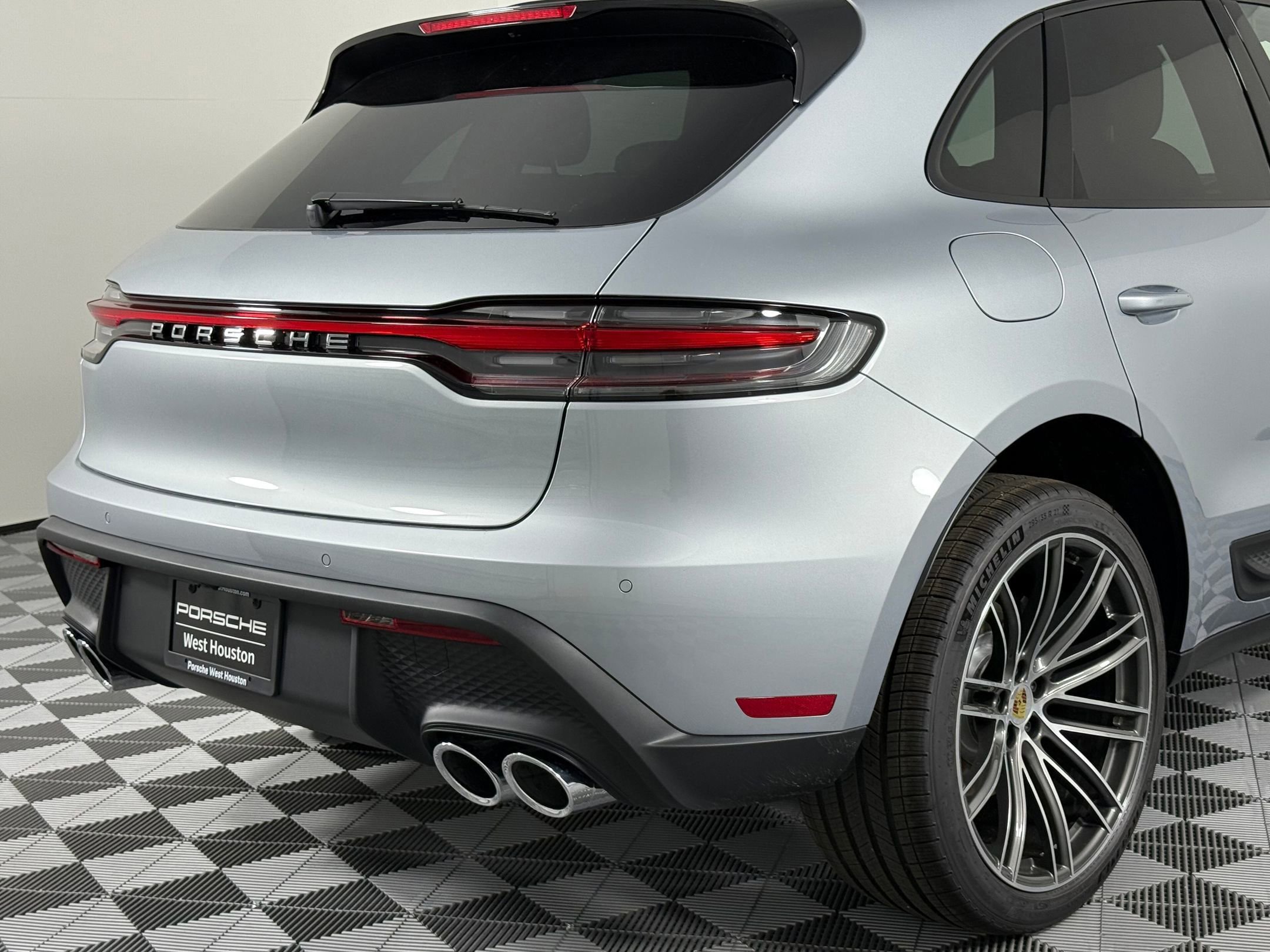 Certified 2026 Porsche Macan AWD/4WD image 27