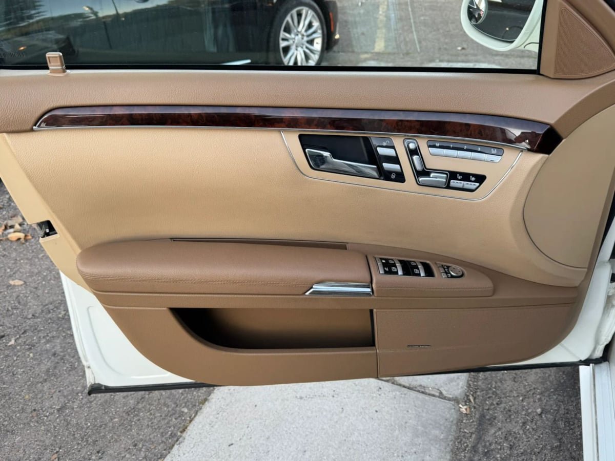 Used 2009 Mercedes-Benz S 550 image 37