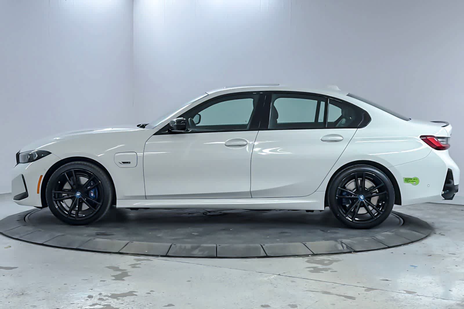 Used 2023 BMW 330e xDrive w/ M Sport Package image 5