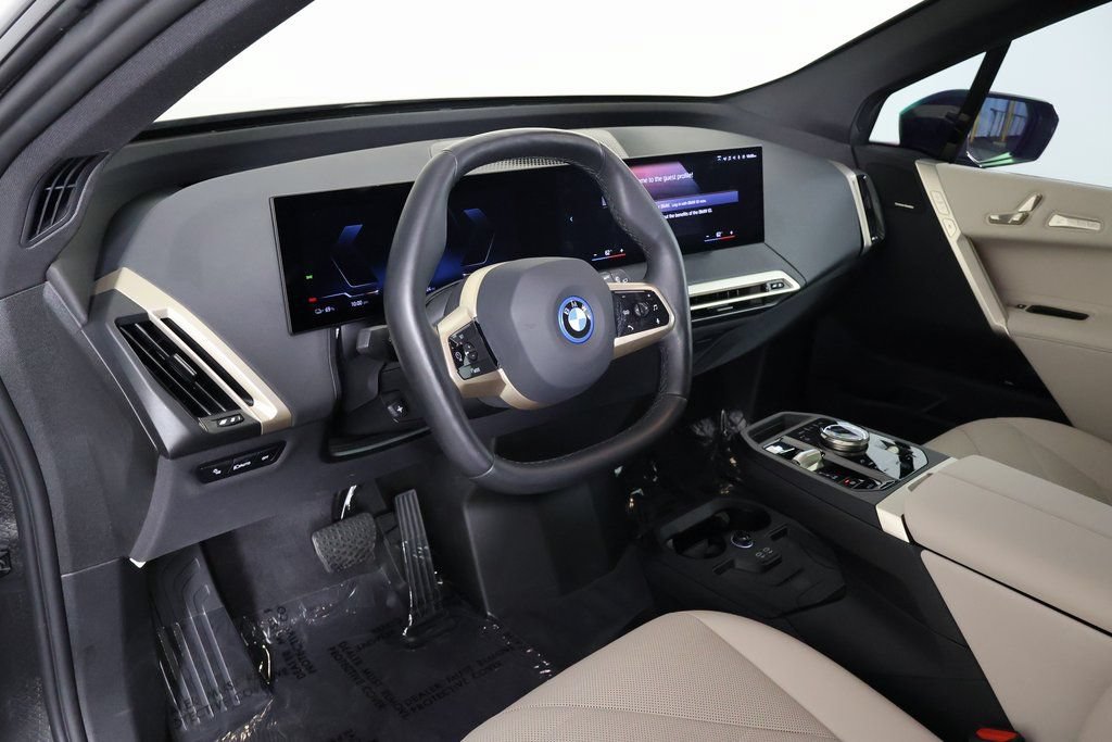 Certified 2023 BMW iX xDrive50 w/ Sport Package AWD/4WD image 7