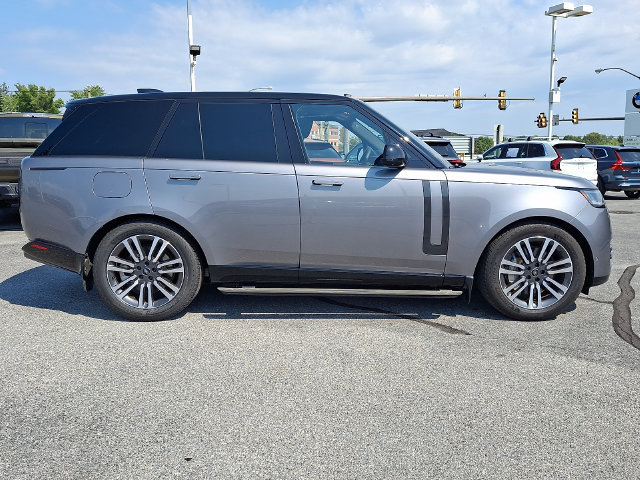 Used 2024 Land Rover Range Rover SE AWD/4WD image 9