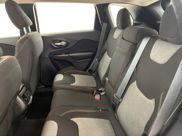 Used 2016 Jeep Cherokee Sport w/ Safety Group image 17