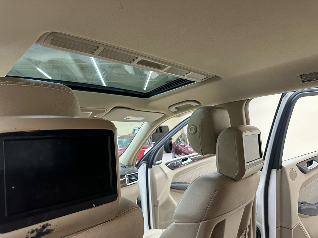 Used 2016 Mercedes-Benz GL 450 4MATIC w/ Premium I Package image 38