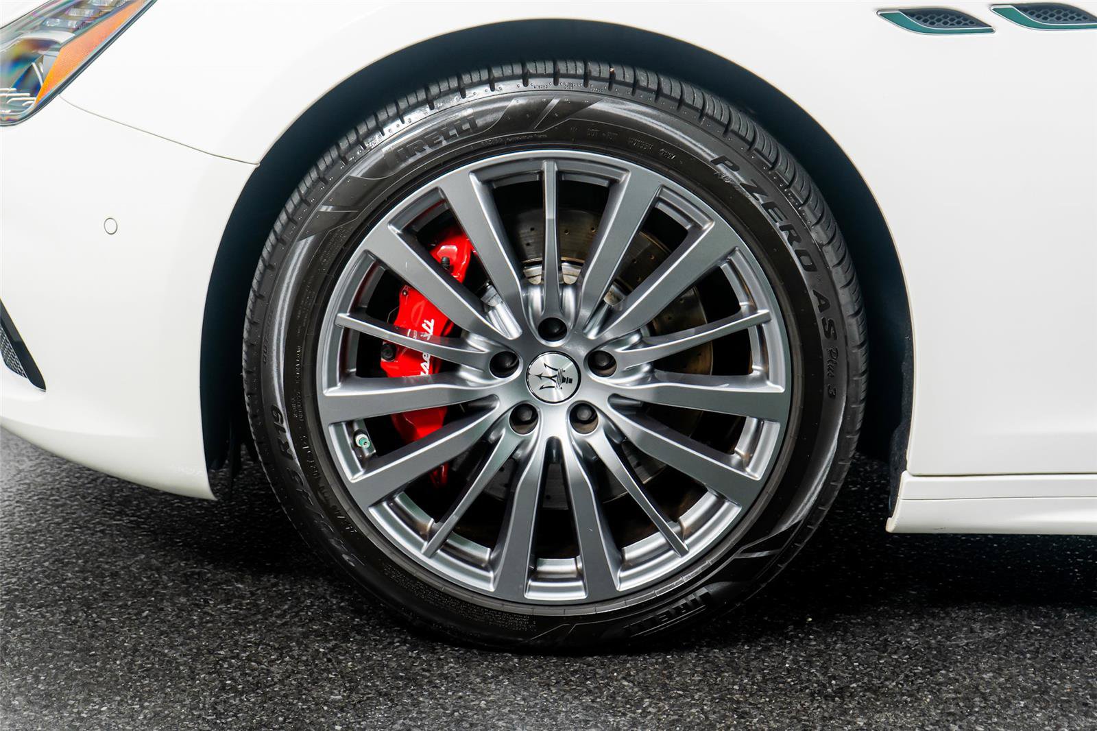 Used 2023 Maserati Ghibli Modena RWD image 19