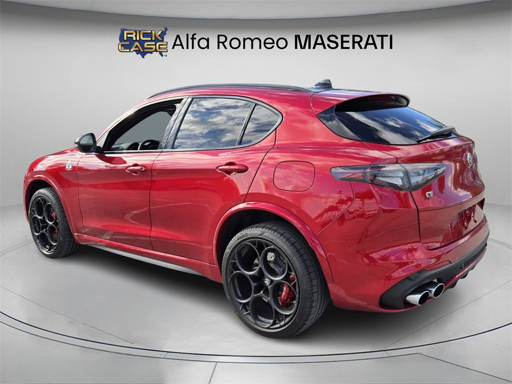 Used 2024 Alfa Romeo Stelvio Quadrifoglio image 7