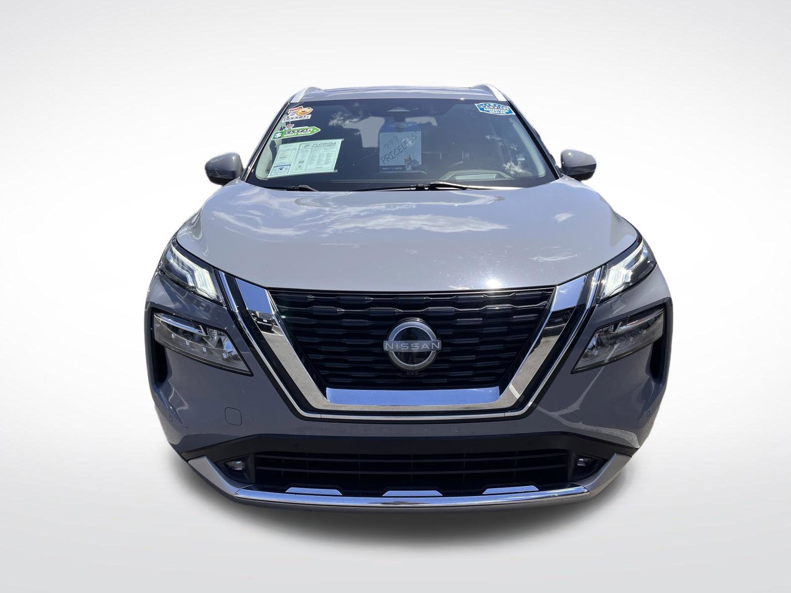 Used 2023 Nissan Rogue Platinum w/ Platinum Premium Package FWD image 2