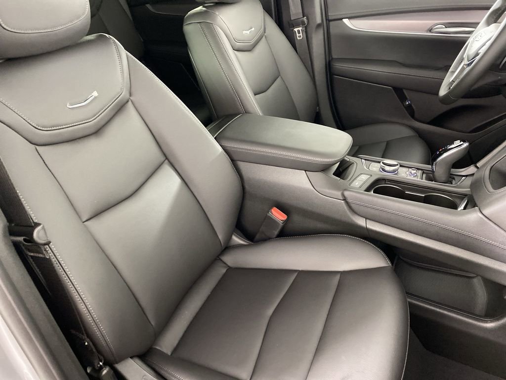 New 2025 Cadillac XT5 Luxury image 28