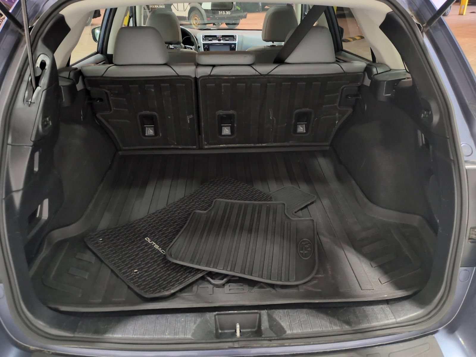 Used 2018 Subaru Outback 2.5i Limited AWD/4WD image 12